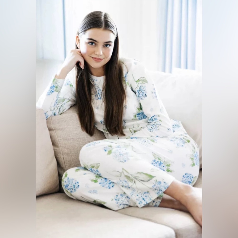 Kiel James Patrick Hydrangea Bloom Pajama Set Small NWT